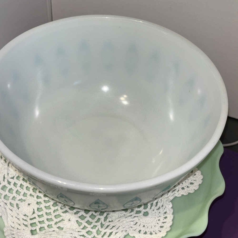 Vtg Atomic Eyes Pyrex Mixing Bowl MCM 1950s Unmarked White & Turquoise 403 - Picture 9 of 13